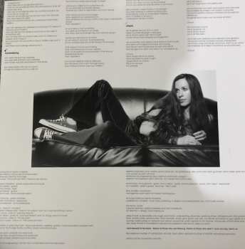 LP Alanis Morissette: Under Rug Swept