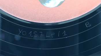 LP آمال المثلوثي: Mra