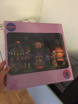 LP Ezrat: Carousel