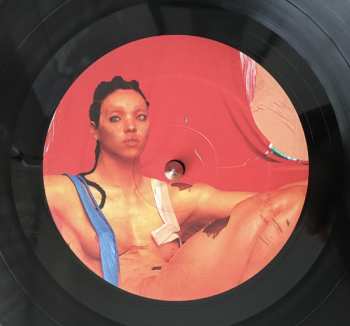 LP FKA Twigs: Magdalene