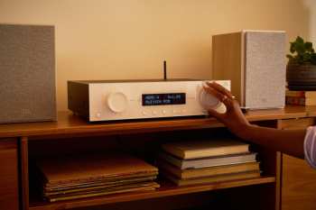 Hi-Fi JBL Stage 240B - 2-pásmové Regálové Reprosoustavy, 75 W Rms, 4,5" - bílá