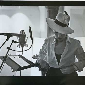 LP Judith Owen: Judith Owen Swings Christmas CLR | LTD