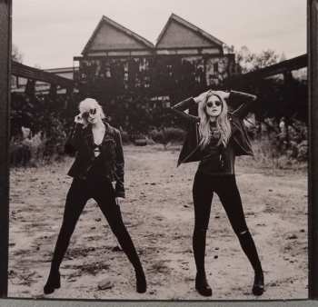 CD Larkin Poe: Reskinned