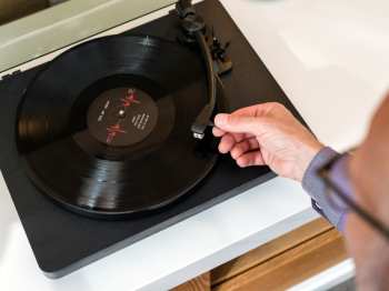 Hi-Fi Lenco L-30 Černá