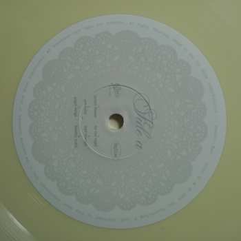 LP Madison Beer: Locket