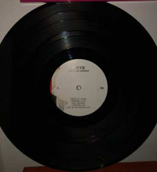 LP Metz: Strange Peace