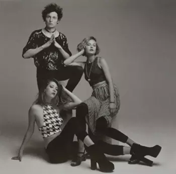 À Jamais Privé De Réponses