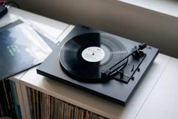Hi-Fi Pro-Ject A1.2 Černá +  Pick It MME