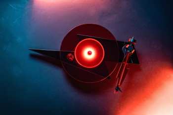 Hi-Fi Pro-ject AC/DC TURNTABLE