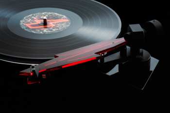 Hi-Fi Pro-ject AC/DC TURNTABLE