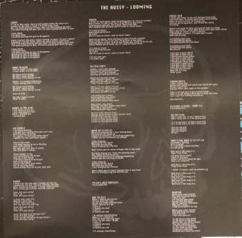 LP The Hussy: Looming