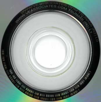 DVD Tsunami Bomb: Live At The Glasshouse