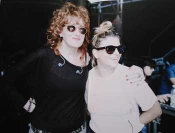2CD/DVD/Box Set Various: Amiche In Arena DLX