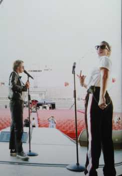 2CD/DVD/Box Set Various: Amiche In Arena DLX