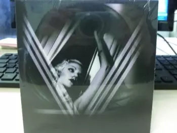 Veil Veil Vanish: Anthem For A Doomed Youth