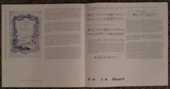 2LP/Box Set Wolfgang Amadeus Mozart: Serenády A Divertimenta Pro Dechové Nástroje (2xLP + BOX + BOOKLET)